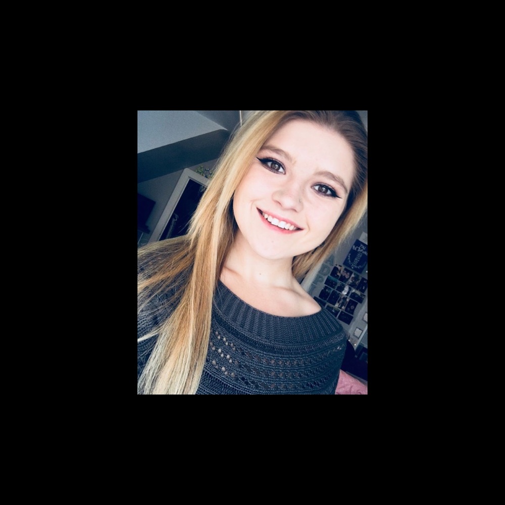 Meet your Posher, Alexis